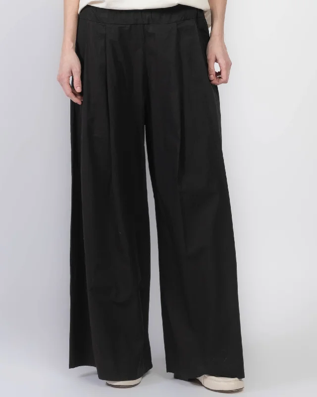 Dalla Pants Comfortable Pleated Pants