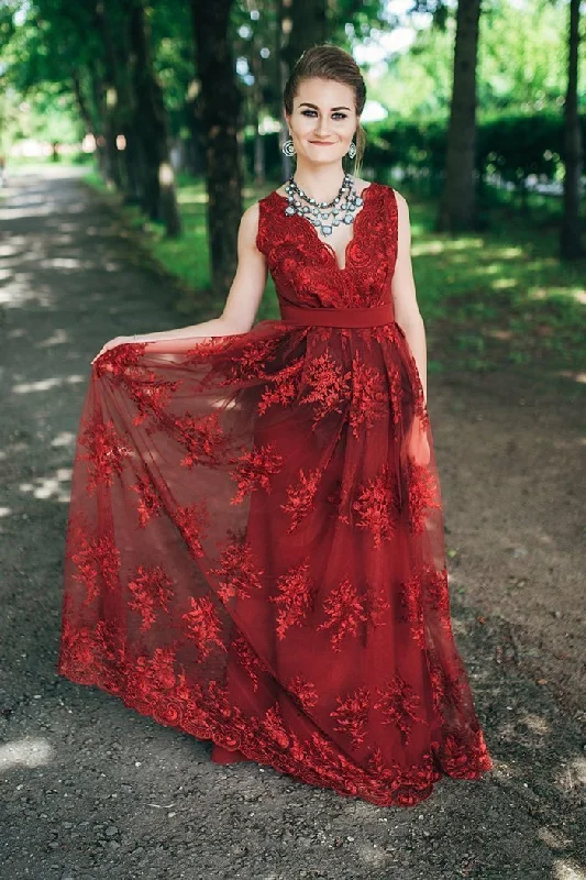 Unique Burgundy Prom Dresses V Neck Straps Long Lace Appliques Party Dresses Square Neckline Feminine