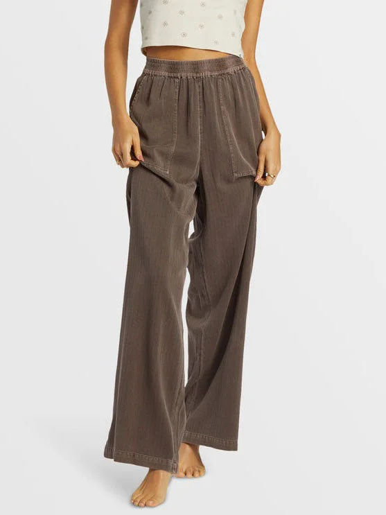 Free Time Pants Chic Checkered Pants